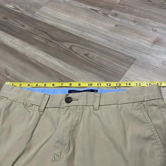 Tommy Hilfiger Chino Pants Custom Fit Khakis Straight leg Mens size 34 X 32 Tan - Picture 5 of 12